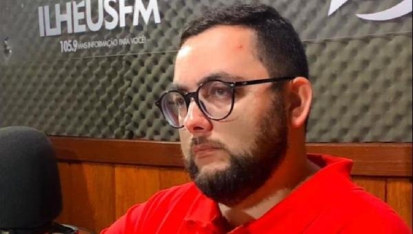 "A SAÍDA DE ÂNGELO CORONEL DA CHAPA TEM GERADO UM ESTREMECIMENTO ENORME NAS ARTICULAÇÕES POLÍTICAS", AVALIA PROFESSOR CLÁUDIO ANDRÉ