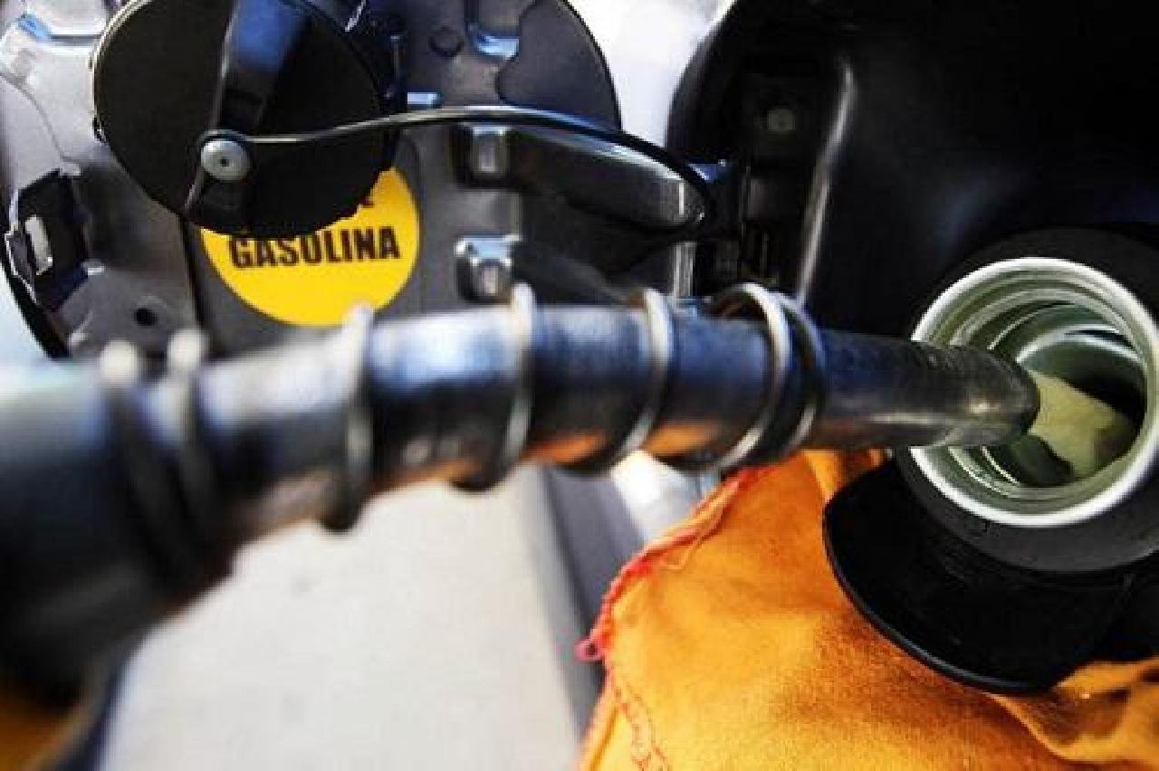 PETROBRAS ANUNCIA REAJUSTE DA GASOLINA E DO DIESEL NAS REFINARIAS PETROBRAS ANUNCIA REAJUSTE DA GASOLINA E DO DIESEL NAS REFINARIAS