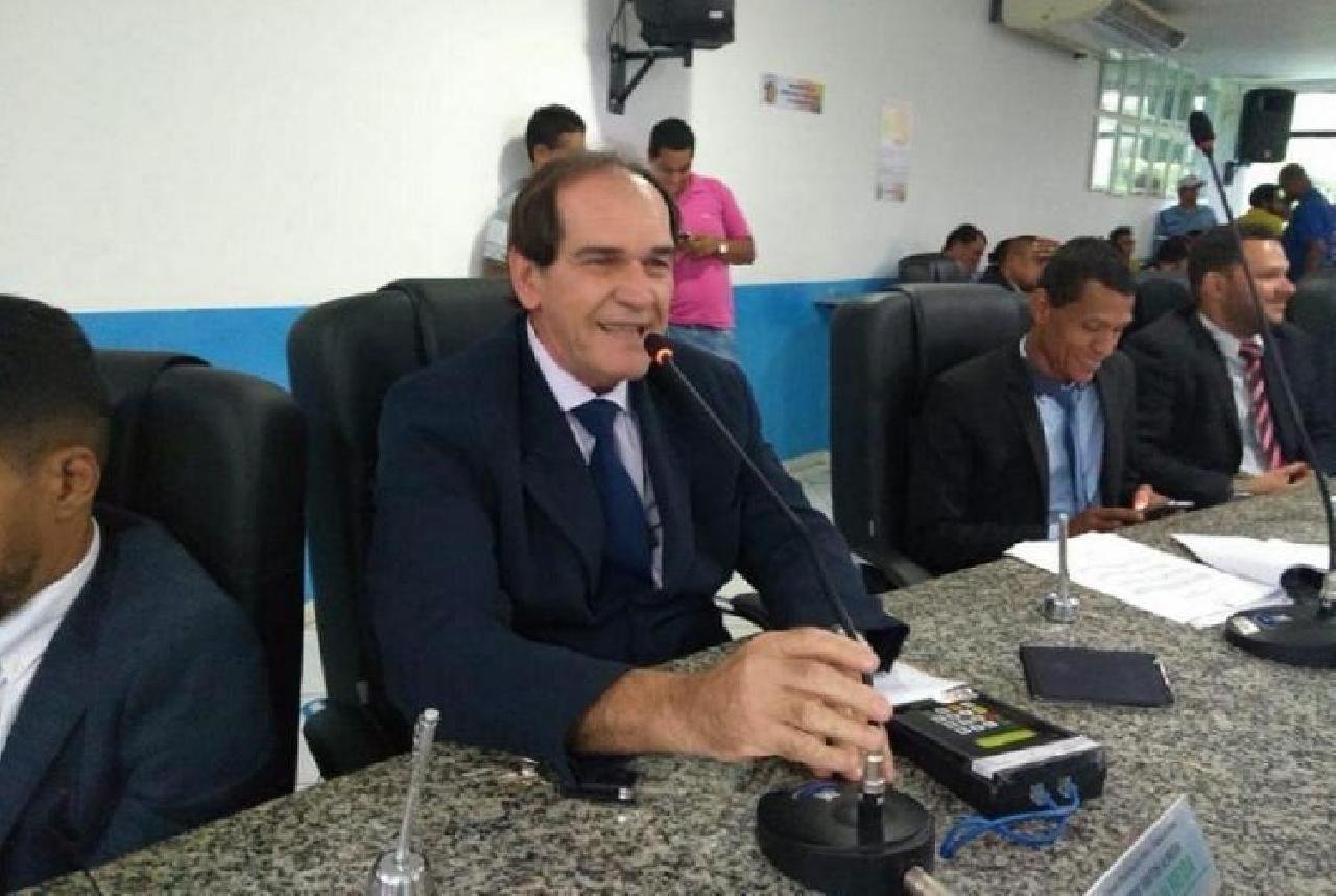 VEREADOR DE ILHÉUS É DENUNCIADO POR TENTATIVA DE OBSTRUÇÃO À JUSTIÇA VEREADOR DE ILHÉUS É DENUNCIADO POR TENTATIVA DE OBSTRUÇÃO À JUSTIÇA