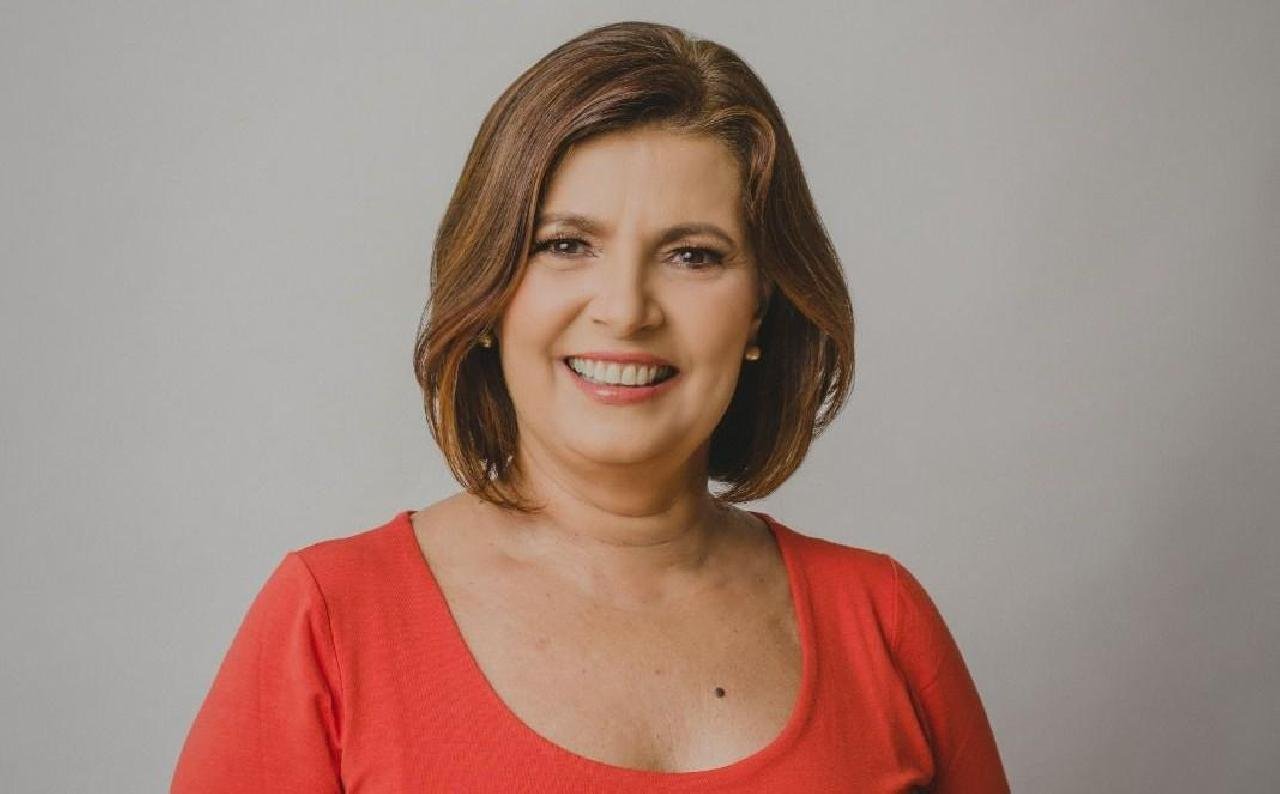 ADÉLIA GARANTE ÔNIBUS COM TARIFA ZERO AOS DOMINGOS, BILHETE ÚNICO E PASSE LIVRE ESTUDANTIL EM ILHÉUS ADÉLIA GARANTE ÔNIBUS COM TARIFA ZERO AOS DOMINGOS, BILHETE ÚNICO E PASSE LIVRE ESTUDANTIL EM ILHÉUS