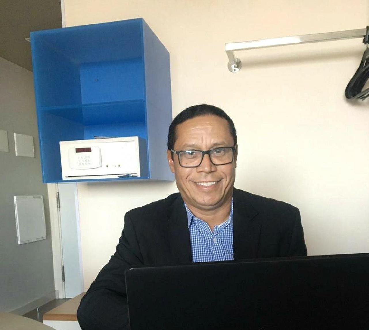 JOÃO AQUINO É O NOVO SECRETÁRIO DE SERVIÇOS URBANOS EM ILHEUS JOÃO AQUINO É O NOVO SECRETÁRIO DE SERVIÇOS URBANOS EM ILHEUS