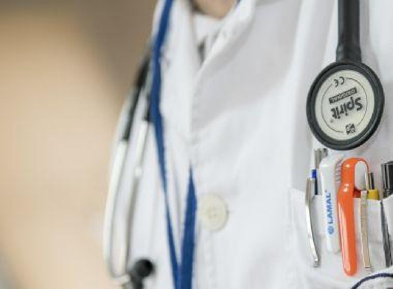 MÉDICO QUE ATENDEU UM DOS PRIMEIROS PACIENTES DO COVID-19 NA BAHIA É INFECTADO MÉDICO QUE ATENDEU UM DOS PRIMEIROS PACIENTES DO COVID-19 NA BAHIA É INFECTADO