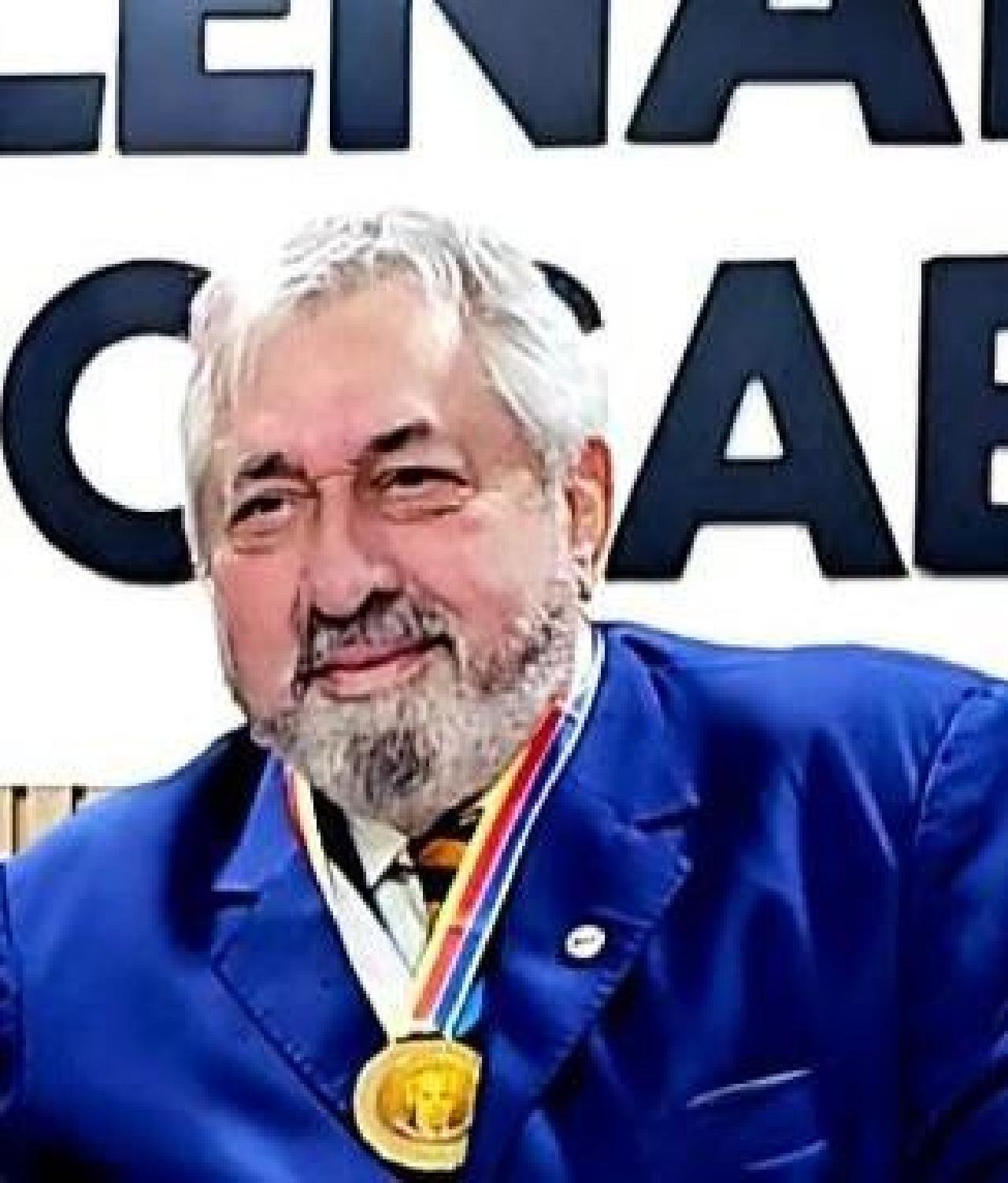 CARLOS SODRÉ RECEBE COMENDA EM ITAPÉ E LANÇA PRÉ-CANDIDATURA AO SENADO