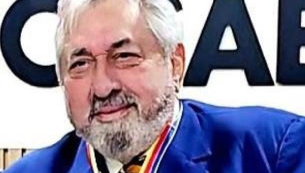 CARLOS SODRÉ RECEBE COMENDA EM ITAPÉ E LANÇA PRÉ-CANDIDATURA AO SENADO