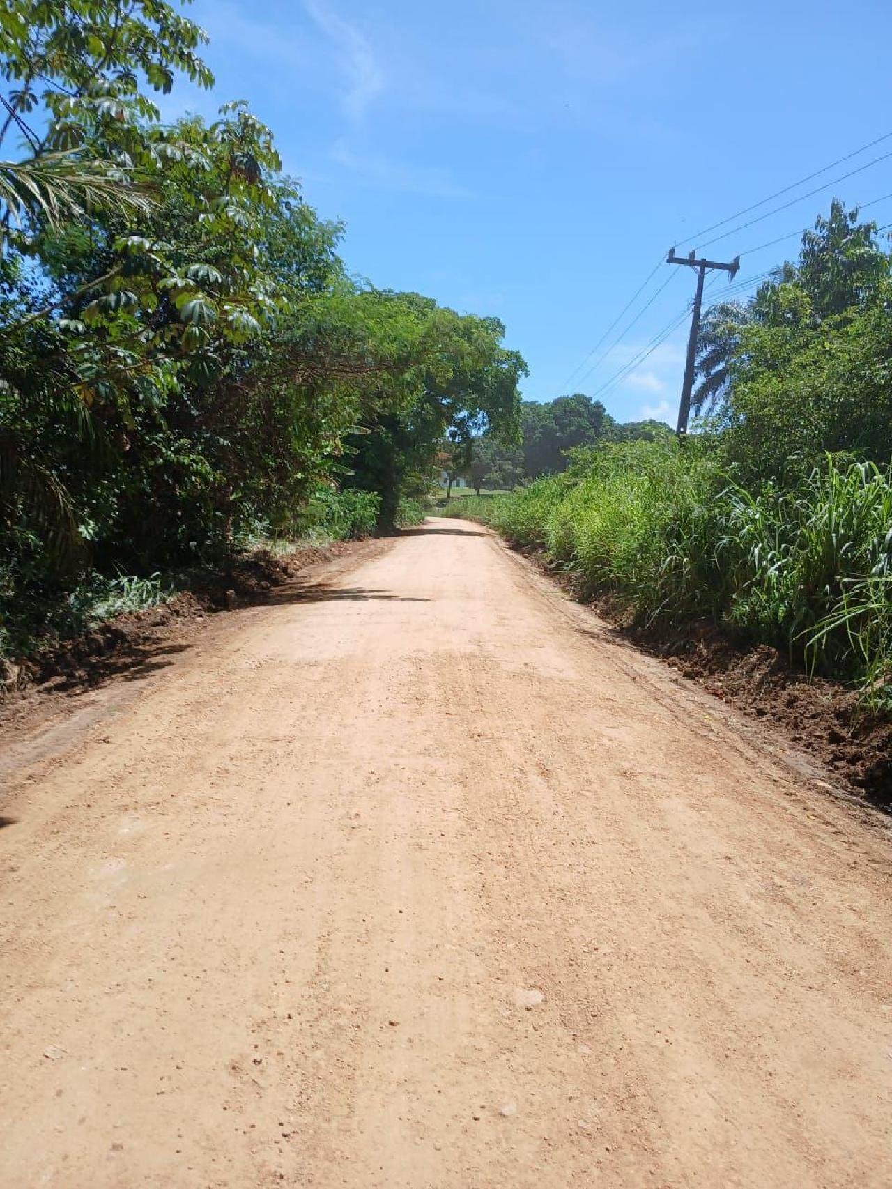 ESTRADA IGUAPE-ARITAGUÁ-SAMBAITUBA RECEBE ENCASCALHAMENTO