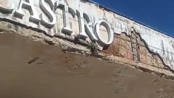 PRÉDIO DO ANTIGO FÓRUM DE ILHÉUS APRESENTA DESGASTE E PREOCUPA OUVINTES DO PROGRAMA O TABULEIRO