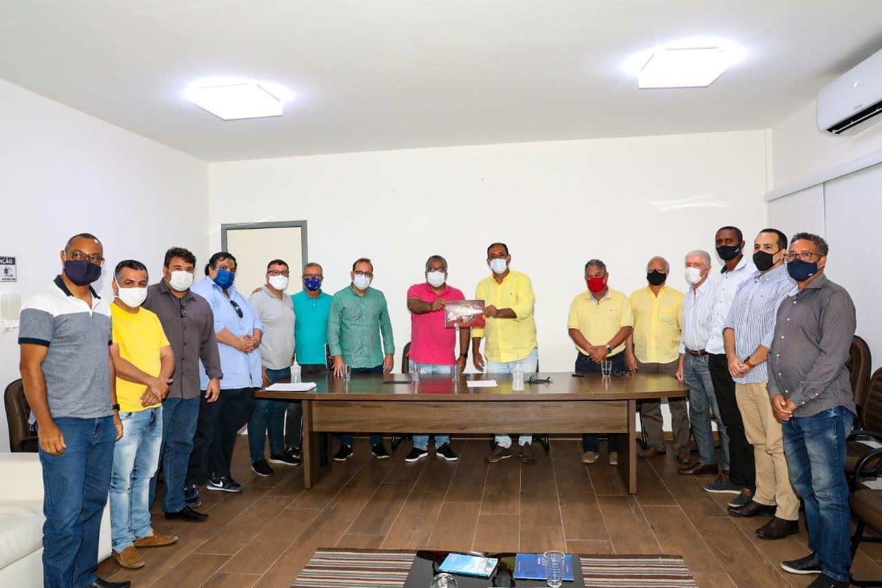 PREFEITURA DE ILHÉUS E SETORES PRODUTIVOS DISCUTEM SEGUNDA EDIÇÃO DO PROJETO NATAL ENCANTADO PREFEITURA DE ILHÉUS E SETORES PRODUTIVOS DISCUTEM SEGUNDA EDIÇÃO DO PROJETO NATAL ENCANTADO