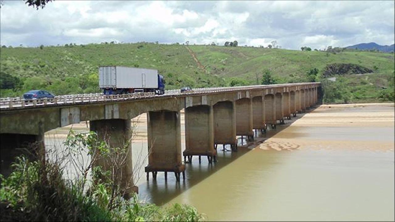 PRAZO PARA ENTREGA DA NOVA PONTE SOBRE O RIO JEQUITINHONHA É DE ATÉ UM ANO PRAZO PARA ENTREGA DA NOVA PONTE SOBRE O RIO JEQUITINHONHA É DE ATÉ UM ANO