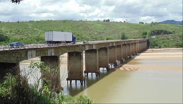 PRAZO PARA ENTREGA DA NOVA PONTE SOBRE O RIO JEQUITINHONHA É DE ATÉ UM ANO