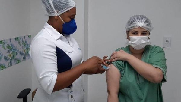  HOSPITAL REGIONAL COSTA DO CACAU INICIA CAMPANHA DE IMUNIZAÇÃO CONTRA A GRIPE H1N1 PARA FUNCIONÁRIOS