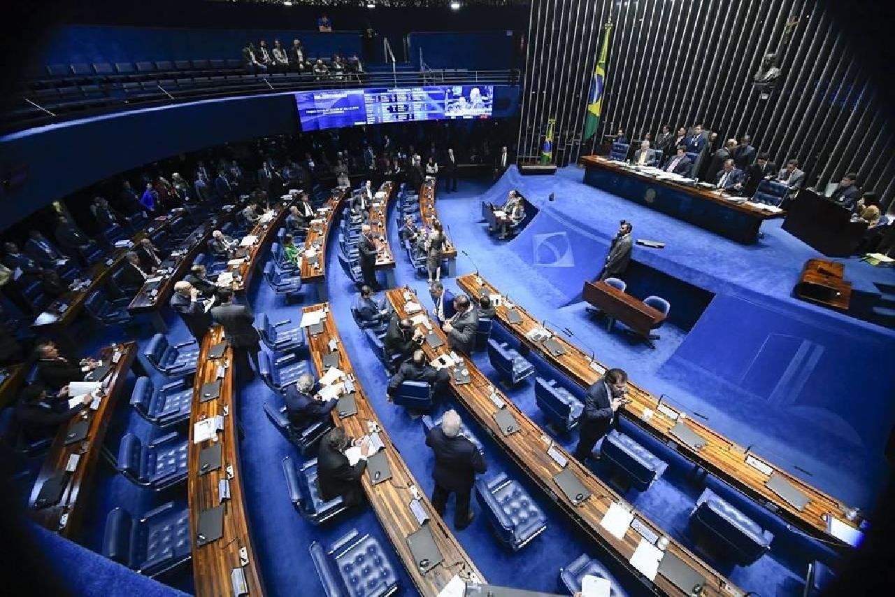 DEMISSÃO DE CONCURSADO É APROVADA EM COMISSÃO DO SENADO DEMISSÃO DE CONCURSADO É APROVADA EM COMISSÃO DO SENADO