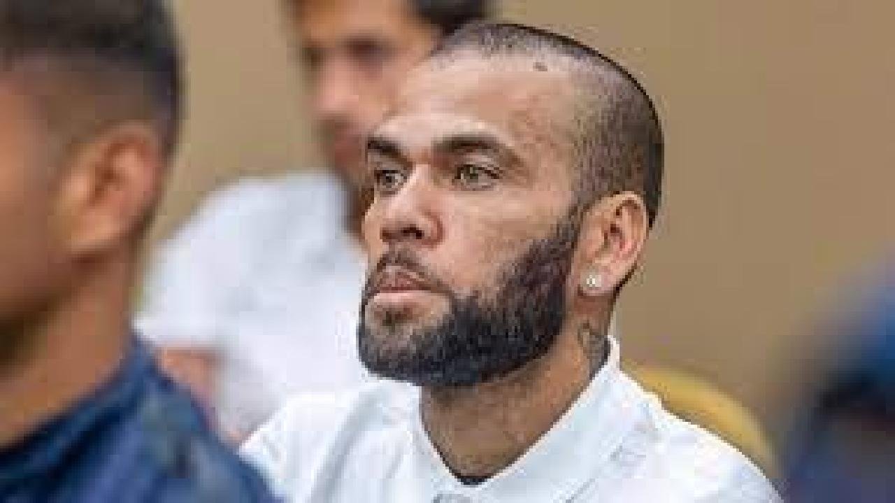 DANIEL ALVES É CONDENADO A MAIS DE 4 ANOS DE PRISÃO POR ACUSAÇÃO DE ESTUPRO DANIEL ALVES É CONDENADO A MAIS DE 4 ANOS DE PRISÃO POR ACUSAÇÃO DE ESTUPRO