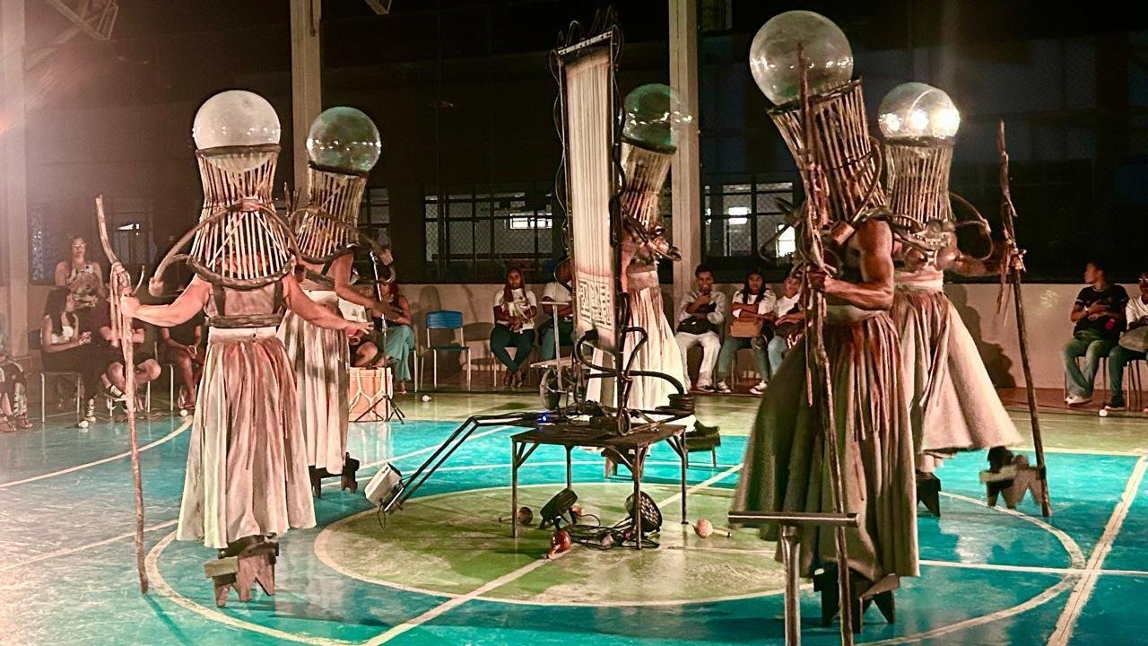 TEATRO POPULAR DE ILHÉUS APRESENTA BORÉPETEI. UNO E SERÁ HOMENAGEADO NO FESTIVAL TEATRO DE CABO A RABO TEATRO POPULAR DE ILHÉUS APRESENTA BORÉPETEI. UNO E SERÁ HOMENAGEADO NO FESTIVAL TEATRO DE CABO A RABO