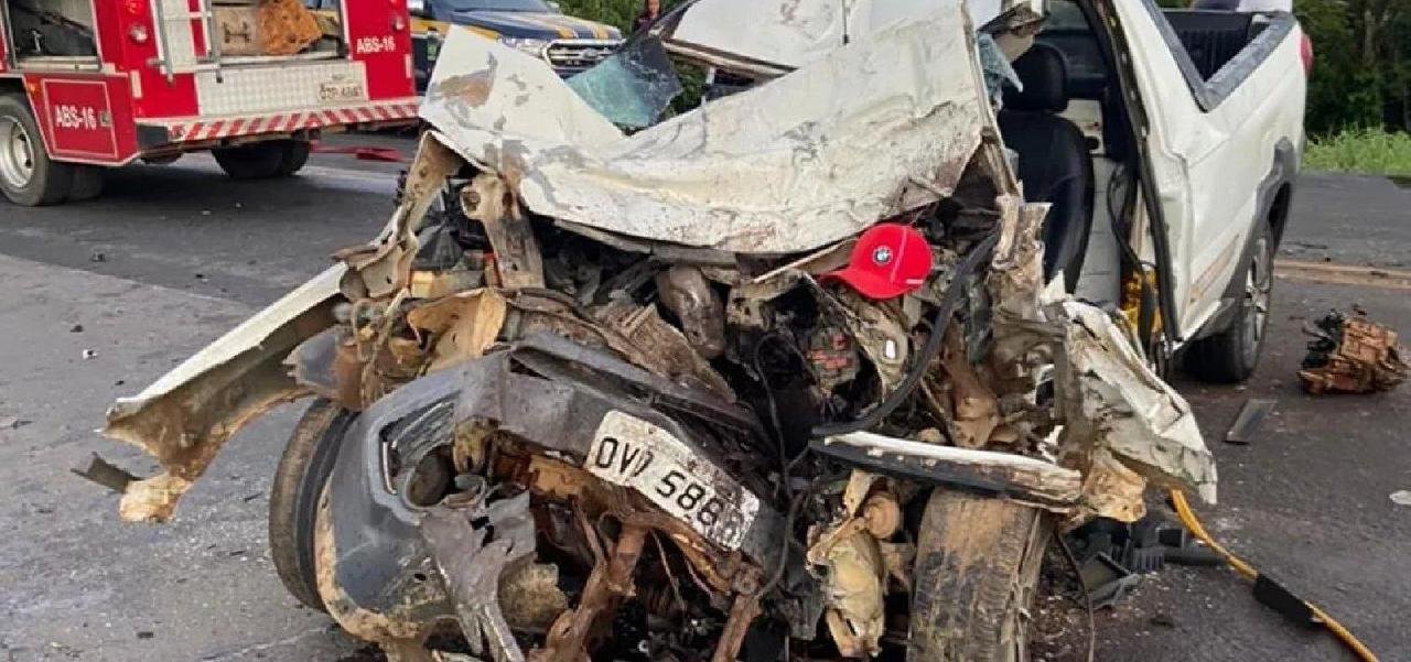 HOMEM VEM A ÓBITO EM ACIDENTE ENTRE CAÇAMBA E CARRO EM ILHÉUS HOMEM VEM A ÓBITO EM ACIDENTE ENTRE CAÇAMBA E CARRO EM ILHÉUS