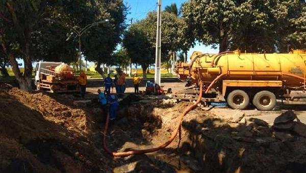 SERVIÇO DE DESOBSTRUÇÃO DA REDE DE DRENAGEM PLUVIAL É INICIADA NA AVENIDA SOARES LOPES