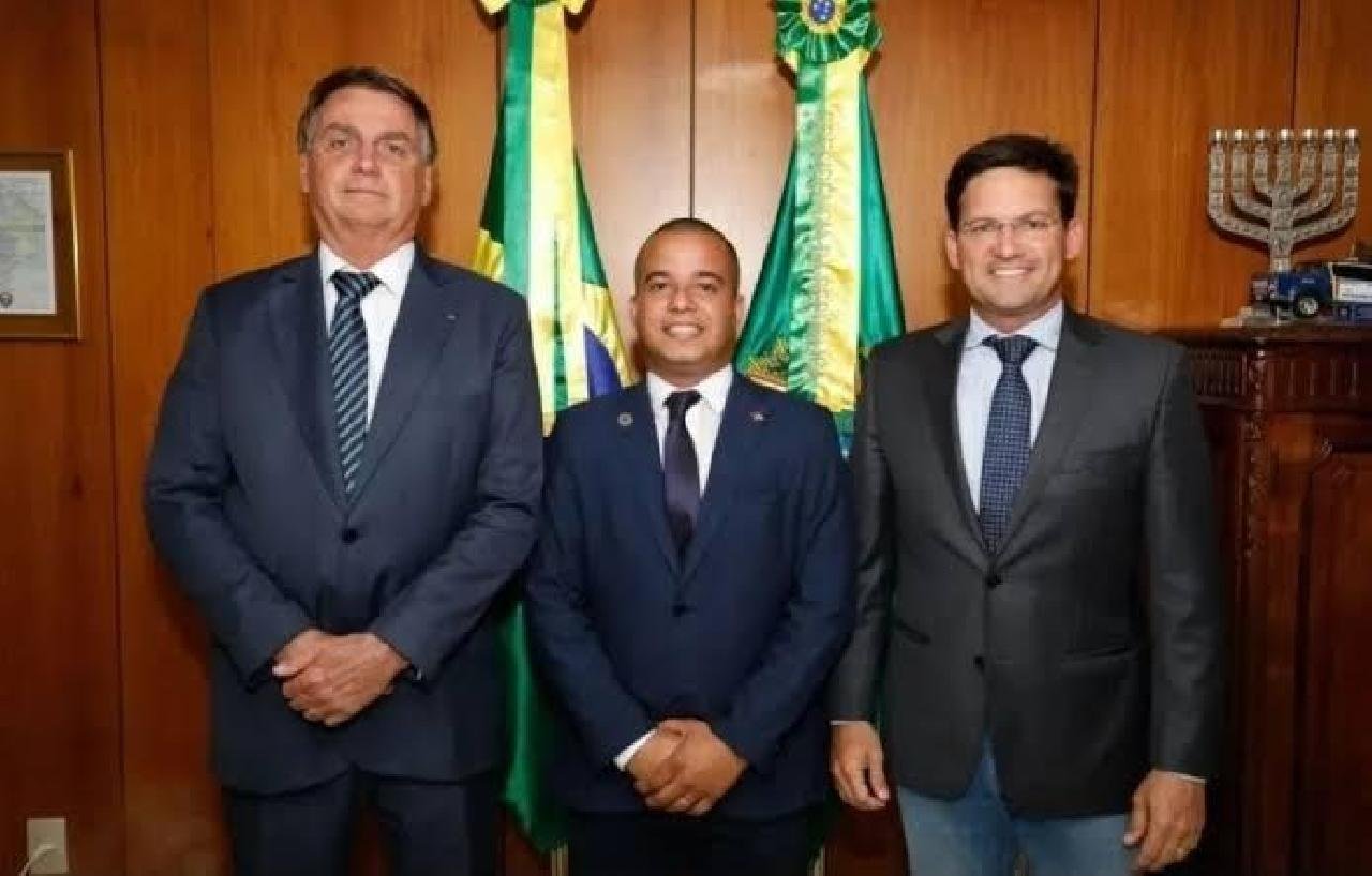 EX-PRESIDENTE JAIR BOLSONARO DEVE VISITAR ILHÉUS EM MARÇO EX-PRESIDENTE JAIR BOLSONARO DEVE VISITAR ILHÉUS EM MARÇO