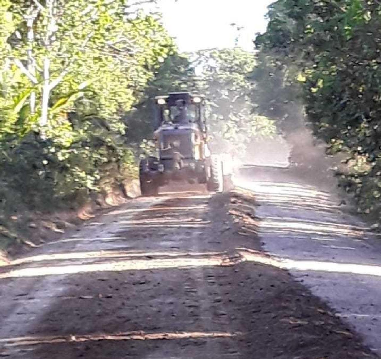 PREFEITURA PROMOVE MELHORIAS NA ESTRADA DE ACESSO À LAGOA ENCANTADA