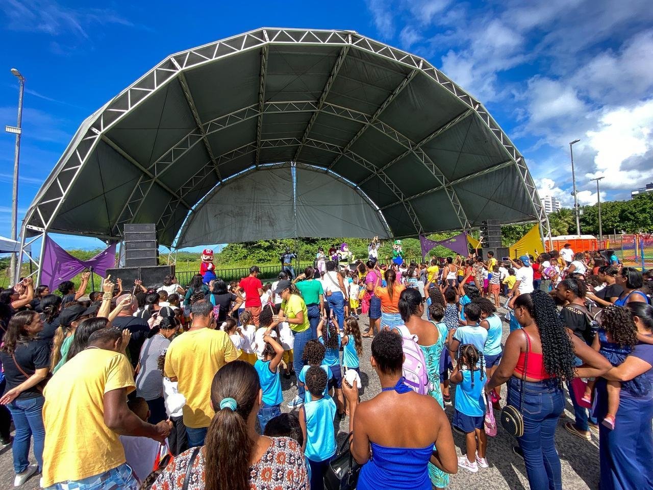 CENTRO DE CONVENÇÕES DE ILHÉUS RECEBEU CERCA DE MIL CRIANÇAS NO DE B DE BRINCAR CENTRO DE CONVENÇÕES DE ILHÉUS RECEBEU CERCA DE MIL CRIANÇAS NO DE B DE BRINCAR