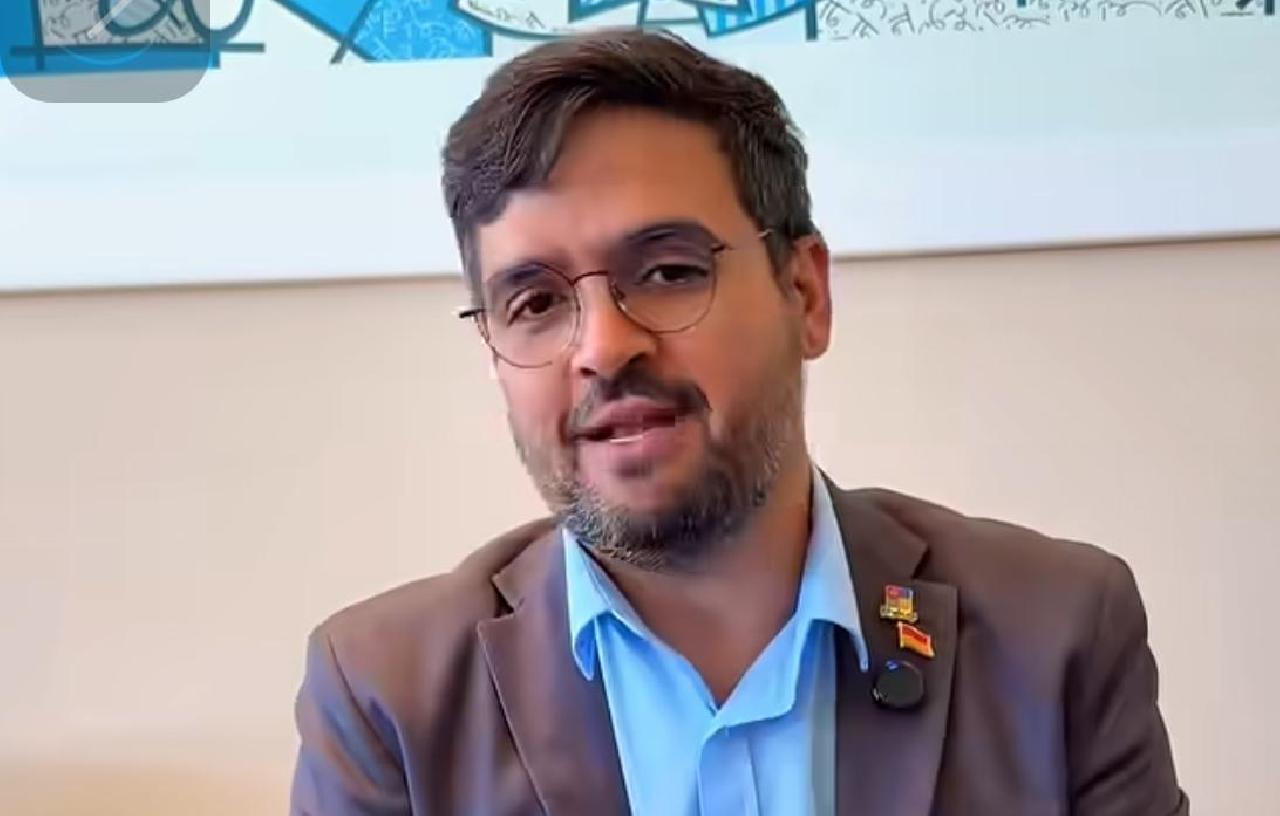 VALDERICO ANUNCIA RENOVAÇÃO DOS CONTRATOS TEMPORÁRIOS DA EDUCAÇÃO EM 2026