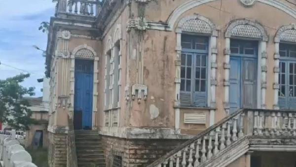 MORADORES DE ILHÉUS DENUNCIAM ABANDONO E COBRAM PROVIDÊNCIAS APÓS ARROMBAMENTO DO ANTIGO GENERAL OSÓRIO, EM ILHÉUS