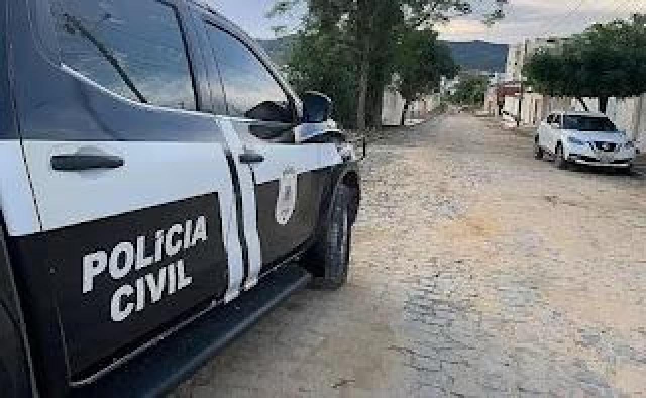 PROFESSOR DE 57 ANOS É PRESO POR ABUSAR DE ALUNA DE 8 ANOS DENTRO DE ESCOLA PROFESSOR DE 57 ANOS É PRESO POR ABUSAR DE ALUNA DE 8 ANOS DENTRO DE ESCOLA