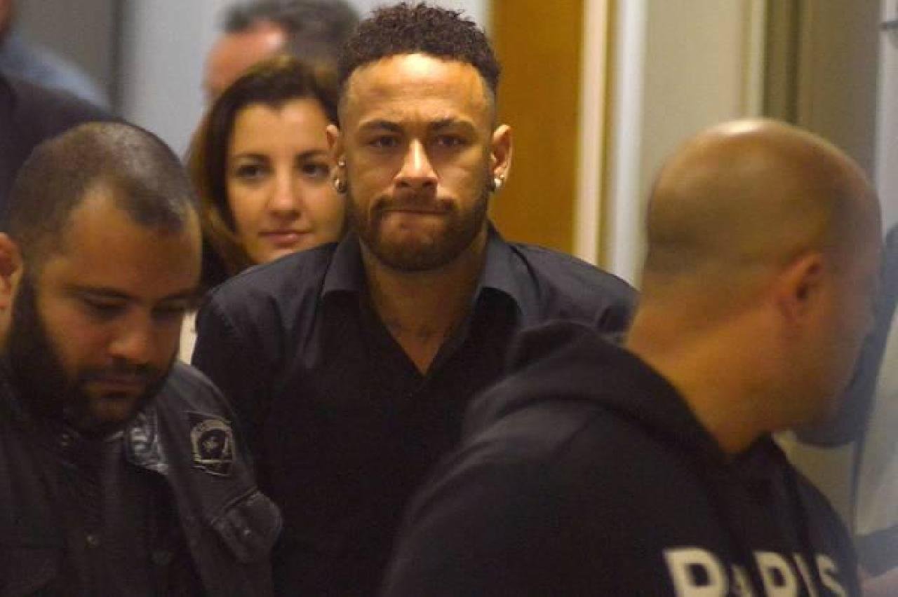 MINISTÉRIO PÚBLICO PEDE ARQUIVAMENTO DE INQUÉRITO CONTRA NEYMAR MINISTÉRIO PÚBLICO PEDE ARQUIVAMENTO DE INQUÉRITO CONTRA NEYMAR