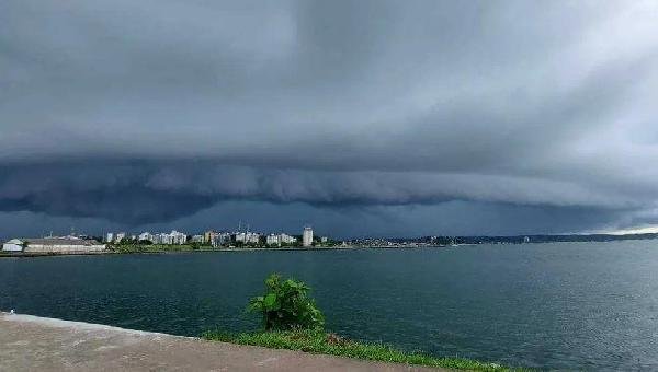 INMET EMITE ALERTA DE TEMPESTADE PARA ILHÉUS E OUTROS MUNICÍPIOS DO SUL DA BAHIA COM RISCO DE CHUVAS INTENSAS E VENTOS DE ATÉ 100 KM/H