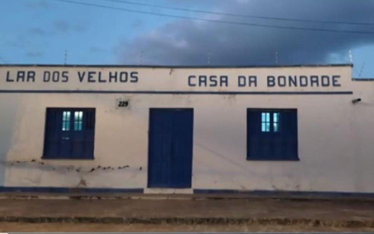 MAIS DE 10 IDOSOS QUE MORAM EM ABRIGO DE ITABERABA, NA BAHIA, TESTAM POSITIVO PARA COVID-19 MAIS DE 10 IDOSOS QUE MORAM EM ABRIGO DE ITABERABA, NA BAHIA, TESTAM POSITIVO PARA COVID-19