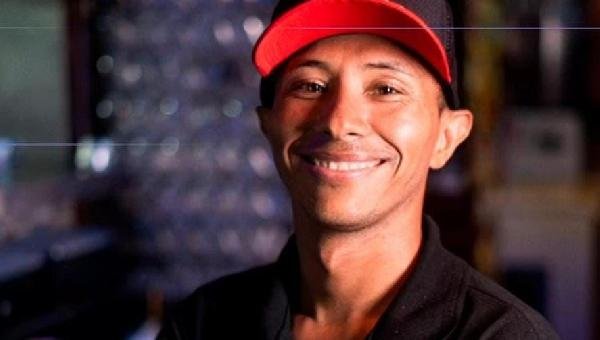 GARÇOM DO BARRAKITIKA É ESFAQUEADO PELA AMIGA E ESTÁ EM ESTADO GRAVE NO HOSPITAL COSTA DO CACAU GARÇOM DO BARRAKITIKA É ESFAQUEADO PELA AMIGA E ESTÁ EM ESTADO GRAVE NO HOSPITAL COSTA DO CACAU