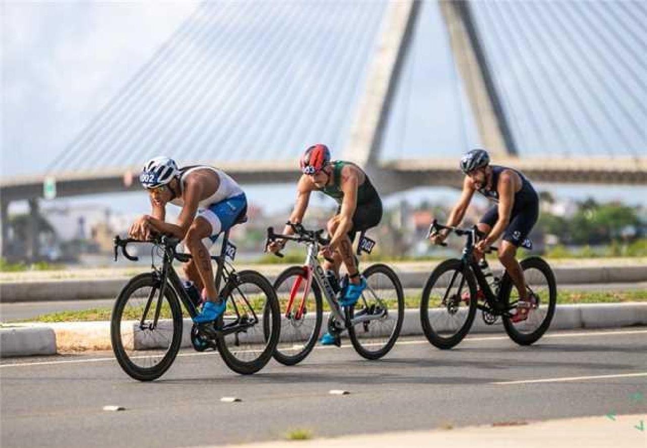 ILHÉUS VAI SEDIAR 1ª ESCOLA DE TRIATHLON DA BAHIA ILHÉUS VAI SEDIAR 1ª ESCOLA DE TRIATHLON DA BAHIA