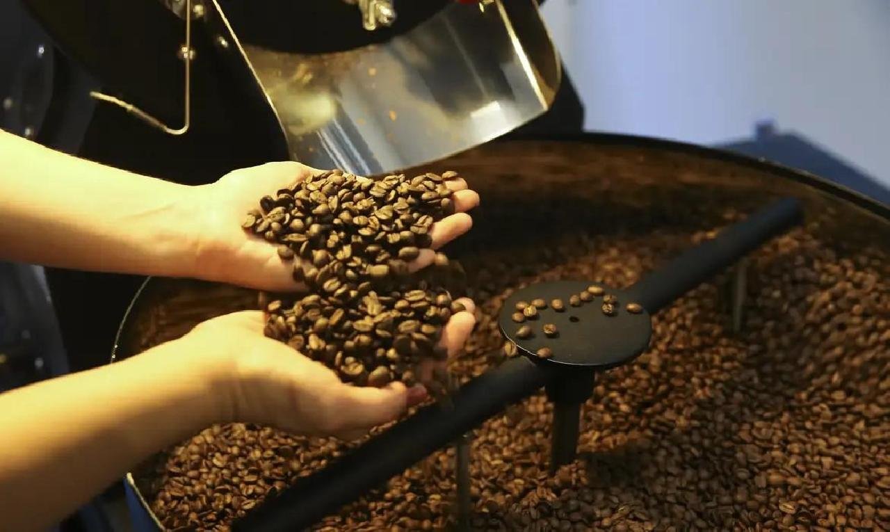 EXPORTADORES QUEREM INCLUIR CAFÉ NA LISTA DE EXCEÇÕES DOS EUA EXPORTADORES QUEREM INCLUIR CAFÉ NA LISTA DE EXCEÇÕES DOS EUA