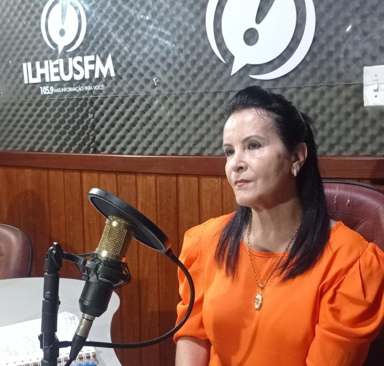 "FORAM CINCO ESCOLAS ARROMBADAS E QUEBRADAS" DIZ SEC. DE EDUCAÇÃO DE ILHÉUS "FORAM CINCO ESCOLAS ARROMBADAS E QUEBRADAS" DIZ SEC. DE EDUCAÇÃO DE ILHÉUS