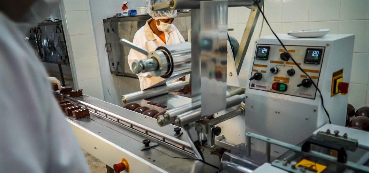 DECRETO PREVÊ MULTA DE ATÉ R$ 30 MIL PARA EMPRESAS QUE DESCUMPRIREM USO DE MÁSCARAS NA BAHIA DECRETO PREVÊ MULTA DE ATÉ R$ 30 MIL PARA EMPRESAS QUE DESCUMPRIREM USO DE MÁSCARAS NA BAHIA