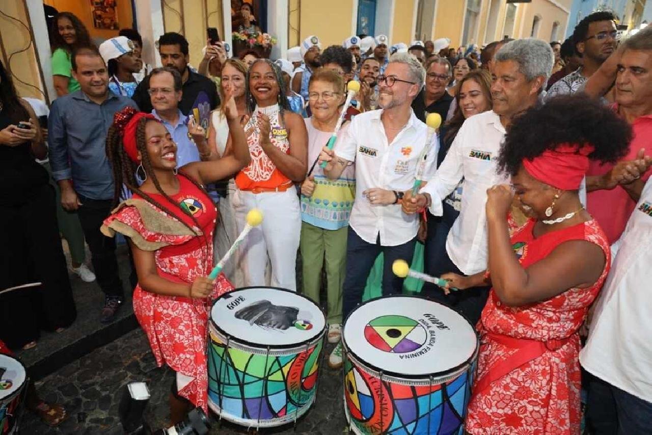 GOVERNO PREVÊ 3 MILHÕES DE PESSOAS POR DIA NO CARNAVAL DE SALVADOR GOVERNO PREVÊ 3 MILHÕES DE PESSOAS POR DIA NO CARNAVAL DE SALVADOR