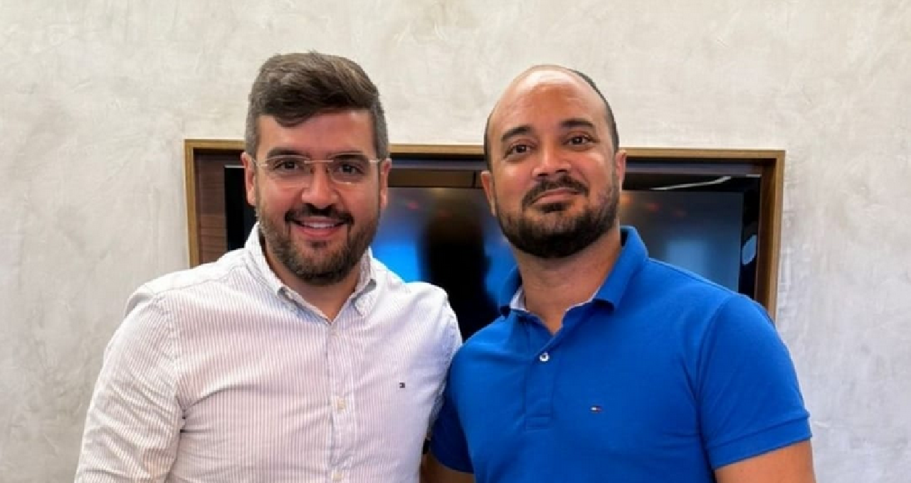 CAPITÃO ALDEN E PREFEITO ELEITO DE ILHÉUS VALDERICO JR. SE REÚNEM PARA DISCUTIR PAUTAS SOBRE A CIDADE CAPITÃO ALDEN E PREFEITO ELEITO DE ILHÉUS VALDERICO JR. SE REÚNEM PARA DISCUTIR PAUTAS SOBRE A CIDADE