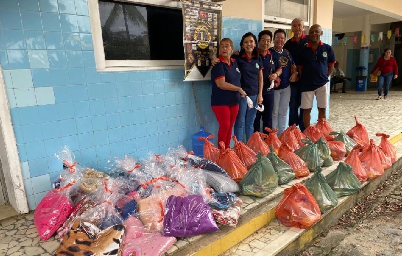 LIONS CLUB ILHÉUS-CENTRO PROMOVE DOAÇÃO DE CESTAS BÁSICAS E CAMPANHA DO AGASALHO LIONS CLUB ILHÉUS-CENTRO PROMOVE DOAÇÃO DE CESTAS BÁSICAS E CAMPANHA DO AGASALHO