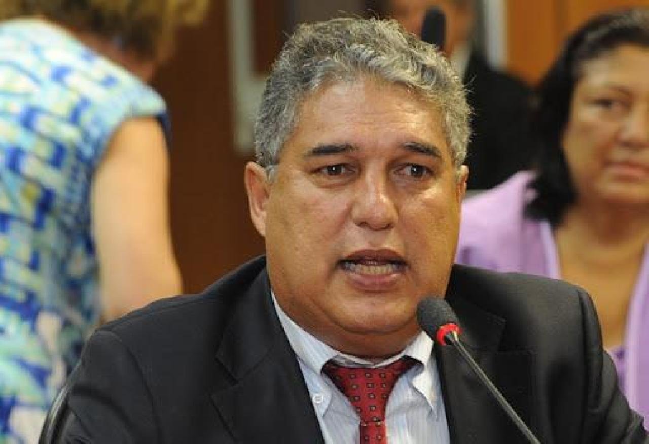 LÍDER DA ASSEMBLÉIA LEGISLATIVA DA BAHIA TESTA POSITIVO PARA COVID-19 LÍDER DA ASSEMBLÉIA LEGISLATIVA DA BAHIA TESTA POSITIVO PARA COVID-19