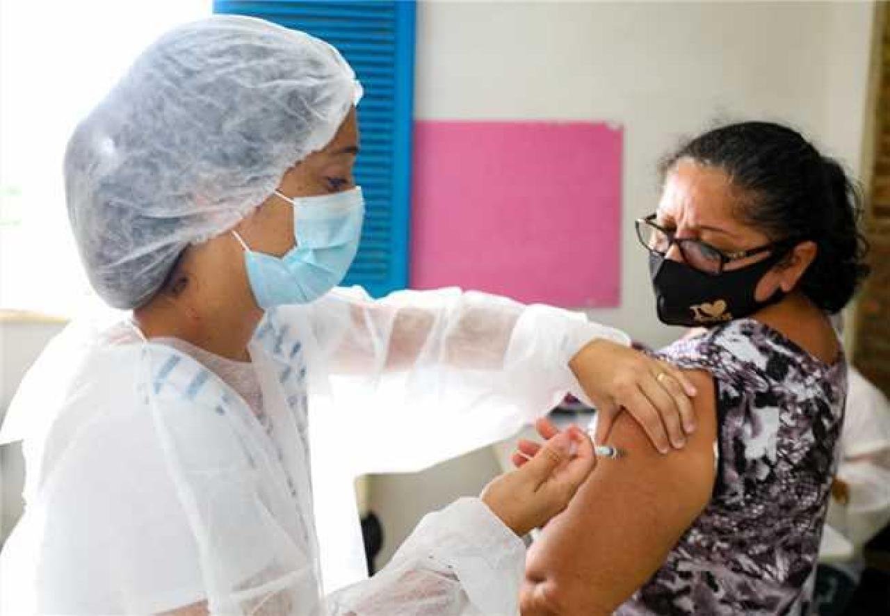 ILHÉUS APLICA APENAS SEGUNDA-DOSE NESTA SEGUNDA-FEIRA ILHÉUS APLICA APENAS SEGUNDA-DOSE NESTA SEGUNDA-FEIRA