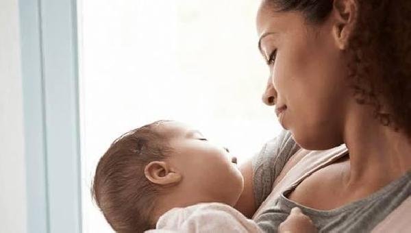 CÂMARA DE ILHÉUS APROVA PROJETO QUE AMPLIA LICENÇA-MATERNIDADE PARA SERVIDORAS EM CASOS DE ADOÇÃO