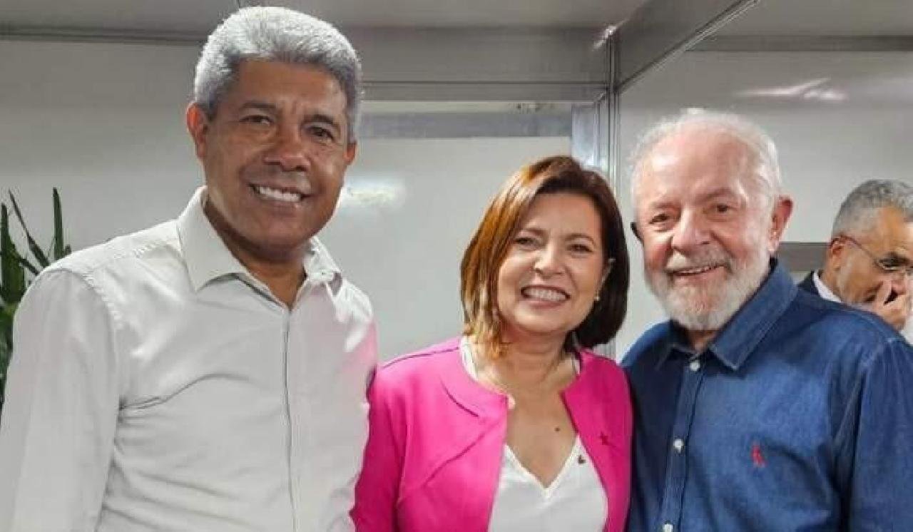 ADÉLIA ACOMPANHA AGENDA DE LULA, AO LADO DE JERÔNIMO E RUI COSTA, EM FEIRA DE SANTANA ADÉLIA ACOMPANHA AGENDA DE LULA, AO LADO DE JERÔNIMO E RUI COSTA, EM FEIRA DE SANTANA