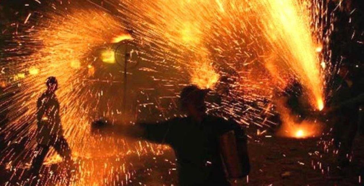 SESAB APONTA REDUÇÃO DE 54% NO NÚMERO DE QUEIMADOS COM FOGOS DE ARTIFÍCIO SESAB APONTA REDUÇÃO DE 54% NO NÚMERO DE QUEIMADOS COM FOGOS DE ARTIFÍCIO