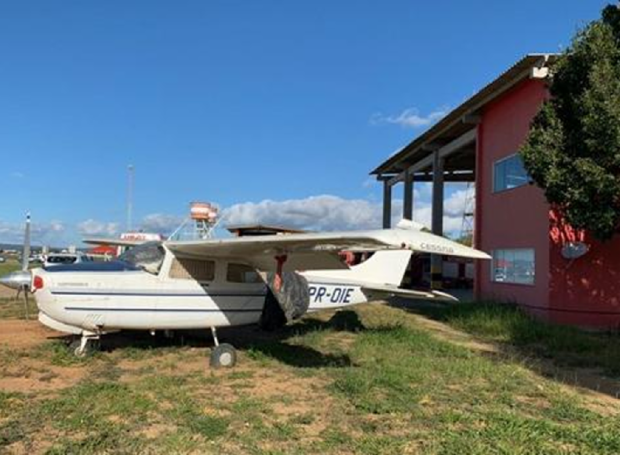 AVIÃO USADO PARA TRANSPORTE DE COCAÍNA NA BAHIA É LEILOADO POR R$ 800 MIL AVIÃO USADO PARA TRANSPORTE DE COCAÍNA NA BAHIA É LEILOADO POR R$ 800 MIL
