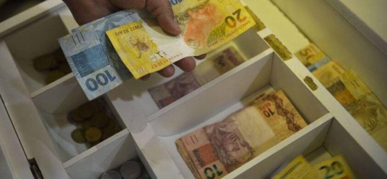 ENDIVIDAMENTO ATINGE 78.9% DAS FAMÍLIAS BRASILEIRAS, REVELA PESQUISA ENDIVIDAMENTO ATINGE 78.9% DAS FAMÍLIAS BRASILEIRAS, REVELA PESQUISA