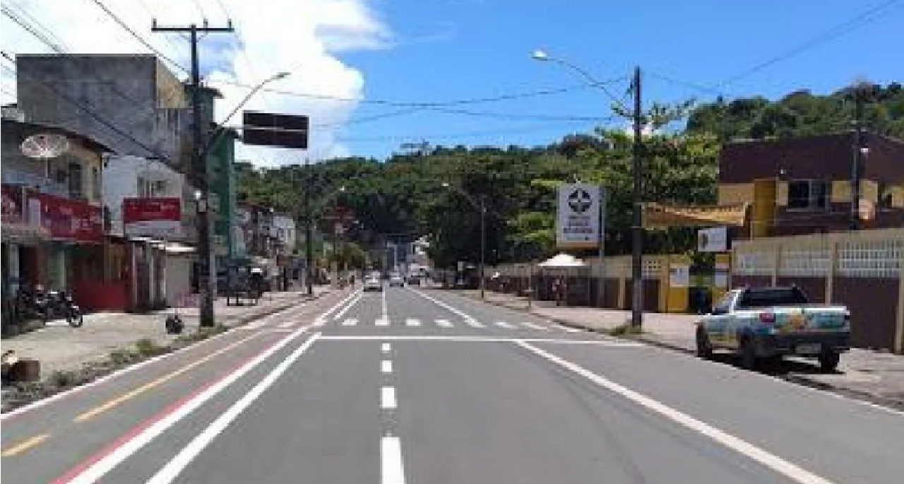 VALDERICO JR. DIZ QUE VAI ACABAR COM O ESTACIONAMENTO NO MEIO DA RUA NO MALHADO, EM ILHÉUS VALDERICO JR. DIZ QUE VAI ACABAR COM O ESTACIONAMENTO NO MEIO DA RUA NO MALHADO, EM ILHÉUS