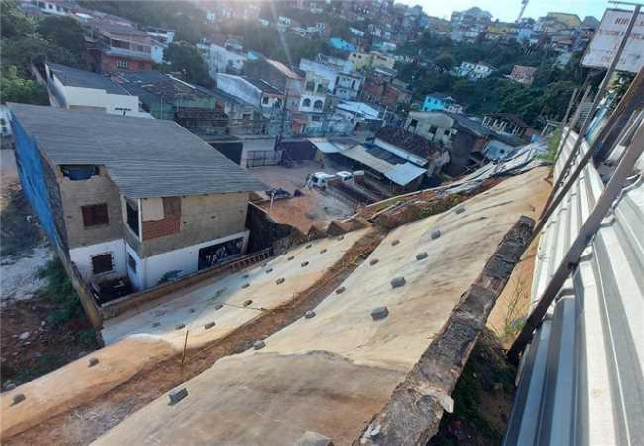 PREFEITURA DE ILHÉUS AVANÇA COM OBRAS NO ALTO DO SOCORRO E CONSTRUÇÃO DA ESCOLA DE TIBINA PREFEITURA DE ILHÉUS AVANÇA COM OBRAS NO ALTO DO SOCORRO E CONSTRUÇÃO DA ESCOLA DE TIBINA
