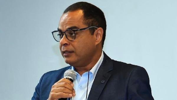 MAGNO LAVIGNE CRÍTICA ESCOLHA DE VICE DE FLÁVIO BOLSONARO: "UM TAPA NA CARA DAS MULHERES"