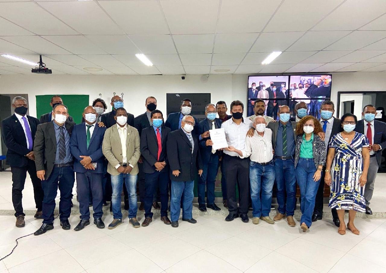 APROVADO POR UNANIMIDADE PROJETO QUE AUTORIZA DOAÇÃO DE IMÓVEL PÚBLICO AO AEROCLUBE DE ILHÉUS APROVADO POR UNANIMIDADE PROJETO QUE AUTORIZA DOAÇÃO DE IMÓVEL PÚBLICO AO AEROCLUBE DE ILHÉUS