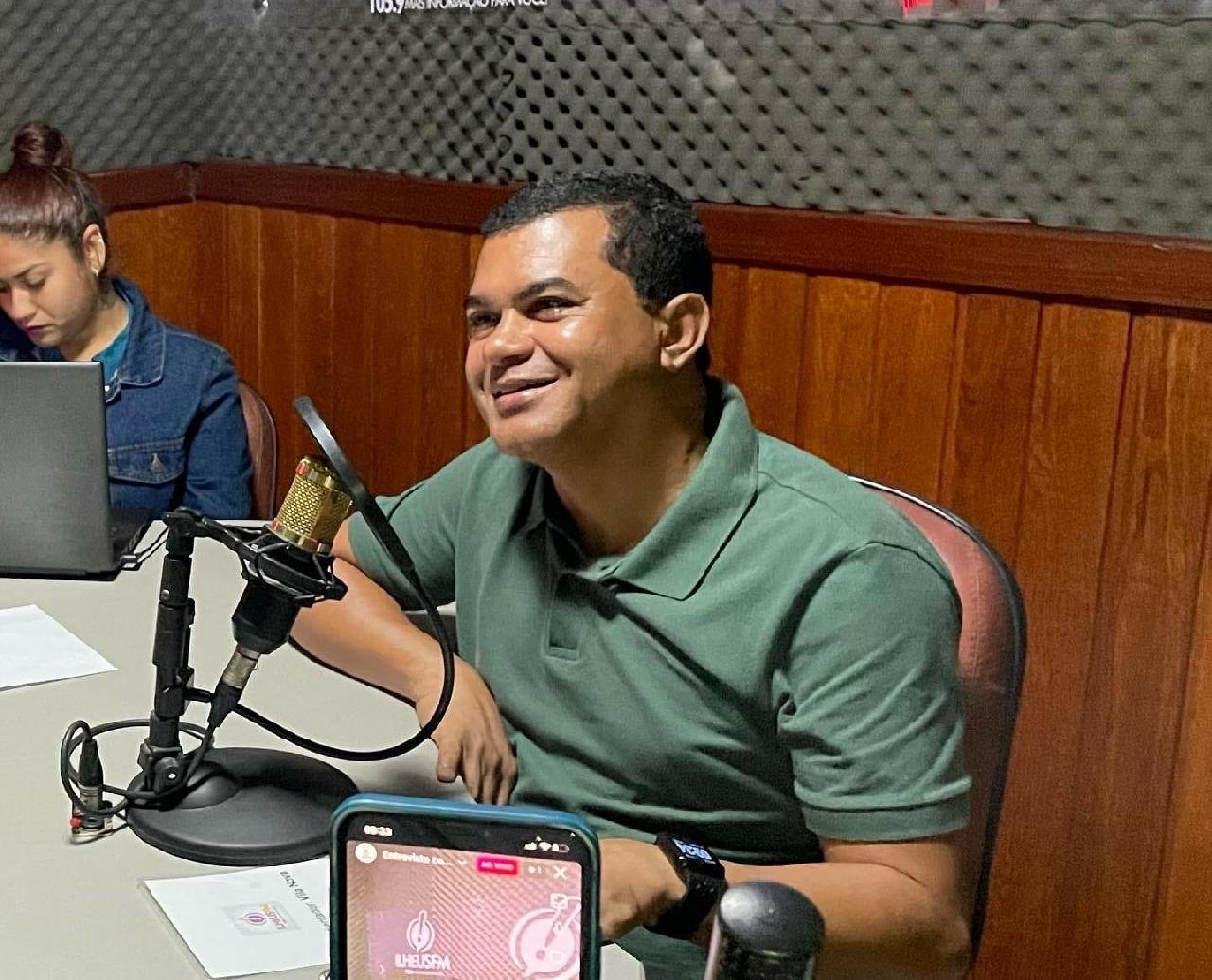 PROFESSOR REINALDO SE POSICIONA A FAVOR DA EDUCAÇÃO EM TEMPO INTEGRAL E LIBERDADE NAS REDES SOCIAIS PROFESSOR REINALDO SE POSICIONA A FAVOR DA EDUCAÇÃO EM TEMPO INTEGRAL E LIBERDADE NAS REDES SOCIAIS
