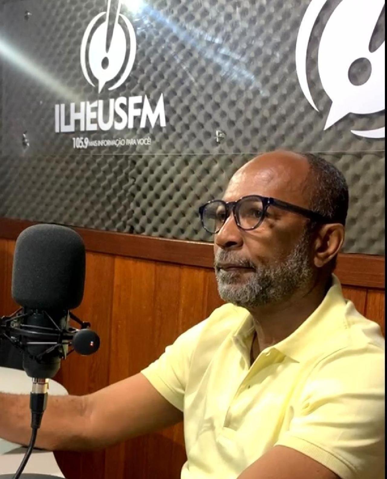BEBETO RELEMBRA RACISMO QUE VIVEU E EXPLICA LEI 14.532 DE SUA AUTORIA CONTRA A INJÚRIA RACIAL