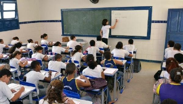 MAGISTÉRIO É O CURSO MAIS PROCURADO PELO SEGMENTO POBRE DA POPULAÇÃO